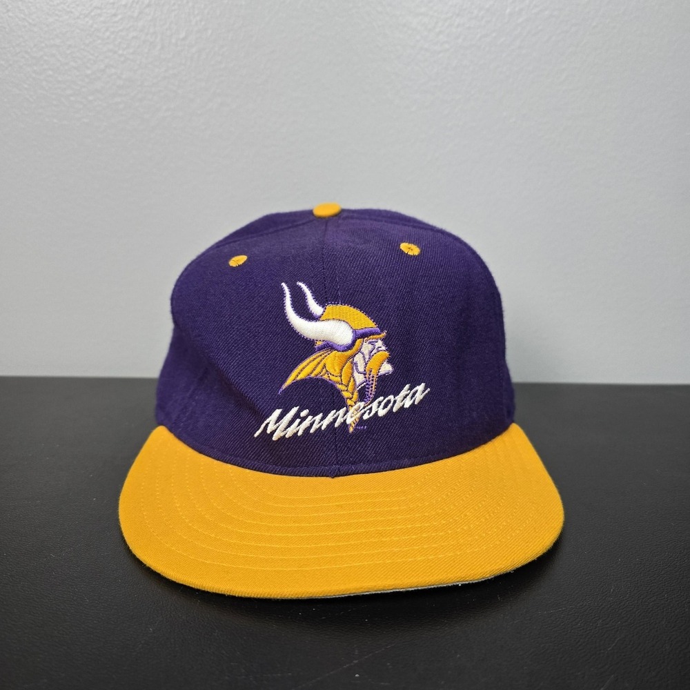 Vintage Minnesota Vikings Hat Cap Fitted Mens 7 1/2 Purple NFL Football New Era